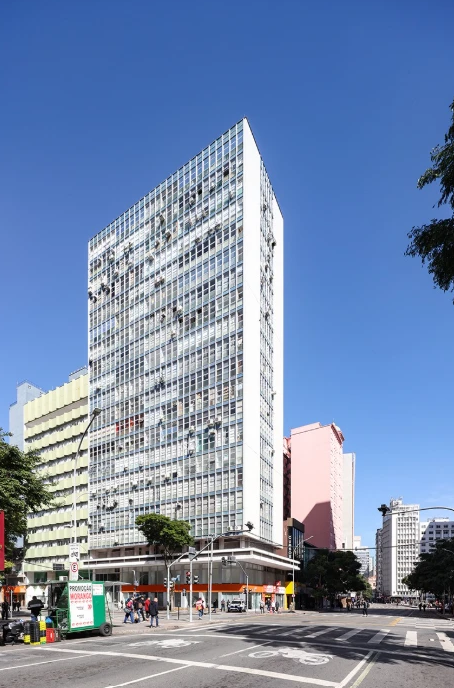 Vista do Edifício Banrisul a partir da esquina